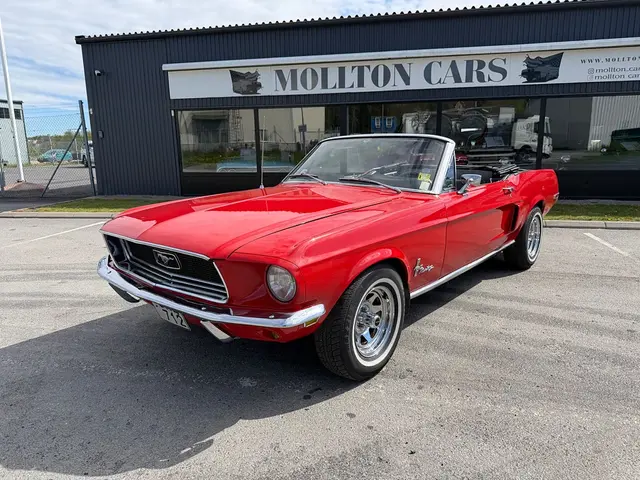 Ford Mustang Cabriolet V8 0kr insats 3230kr/mån