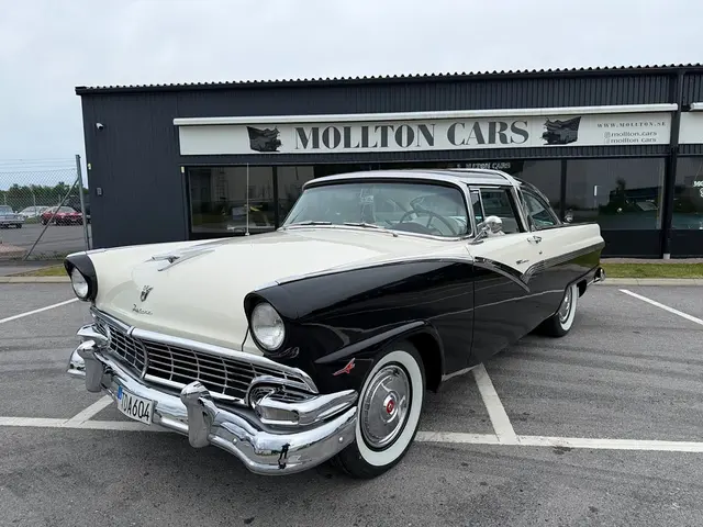Ford Fairlane Crown Victoria 4.8 V8 Fordomatic
